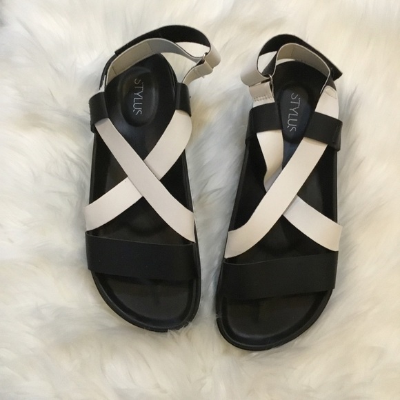 STYLUS size 8 black & white sandal with adjustable Velcro at heel - Picture 1 of 16